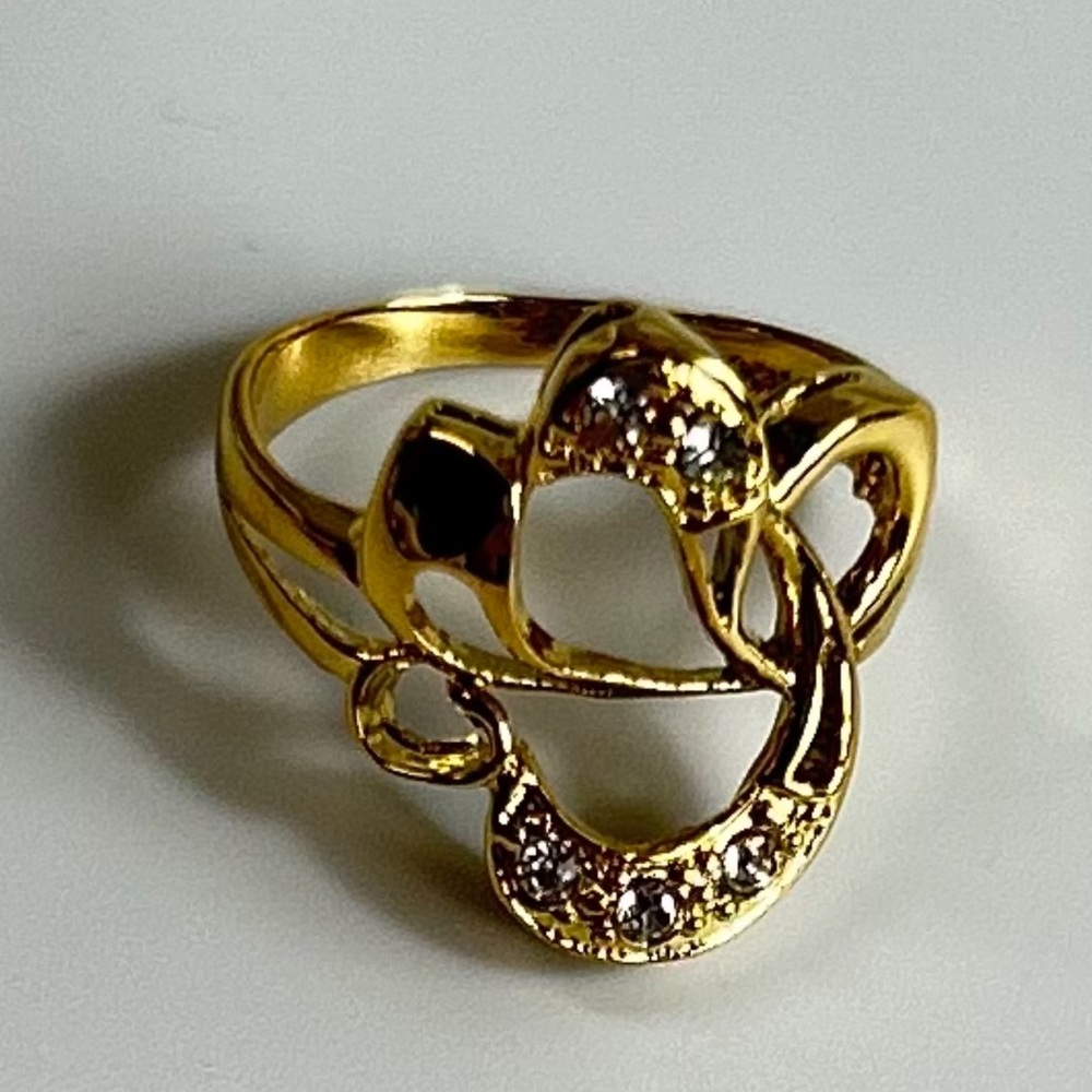 Elegant Gold Ring with Crystal Accents
